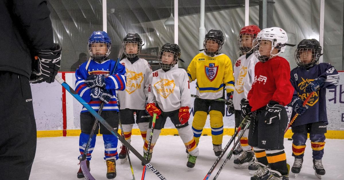 How Much Does a Youth Hockey Coach Make? Wages, Explained