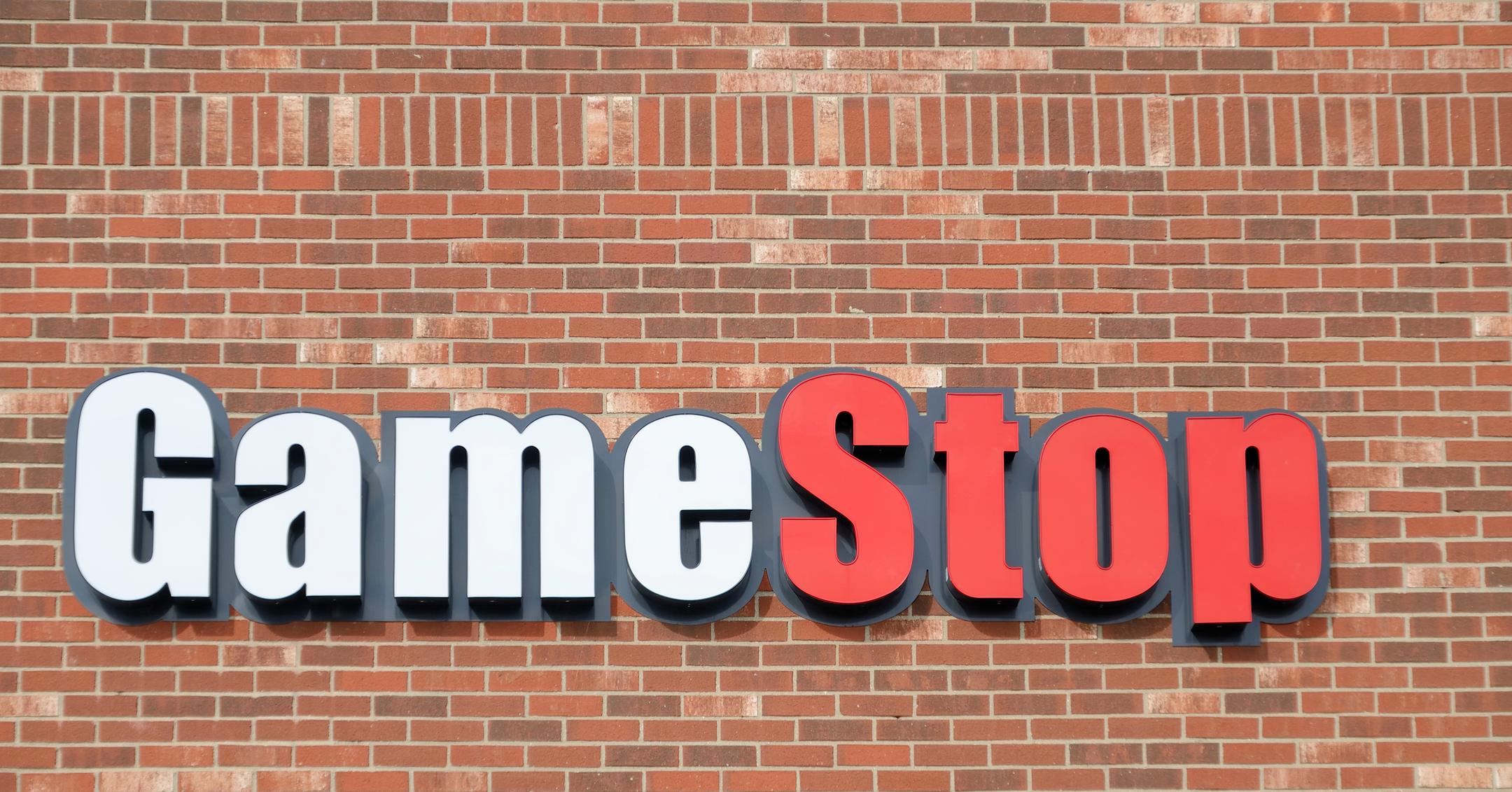 Gamestop Investor Wants To Take On Amazon - gamestop xbox one roblox how to accept