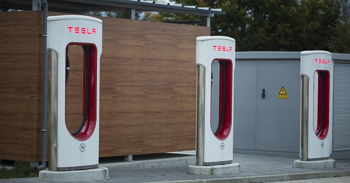 Investors Continue to Slam Tesla for Musk’s Impulsive Tweets