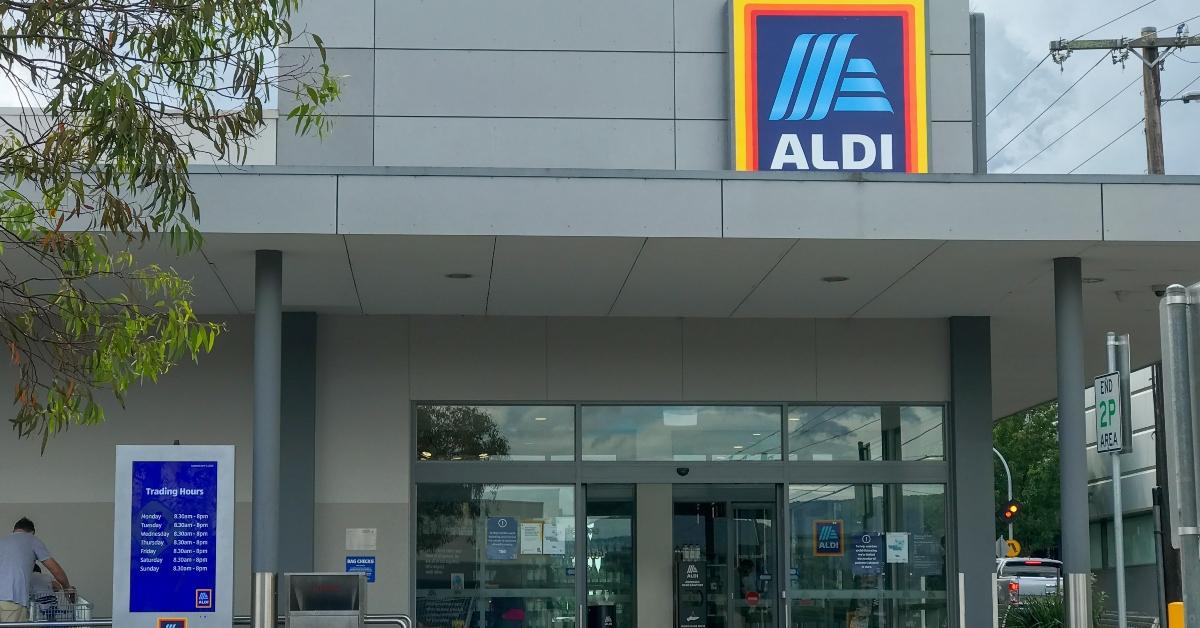 Are Stores Closed On New Year's Eve Or Day?