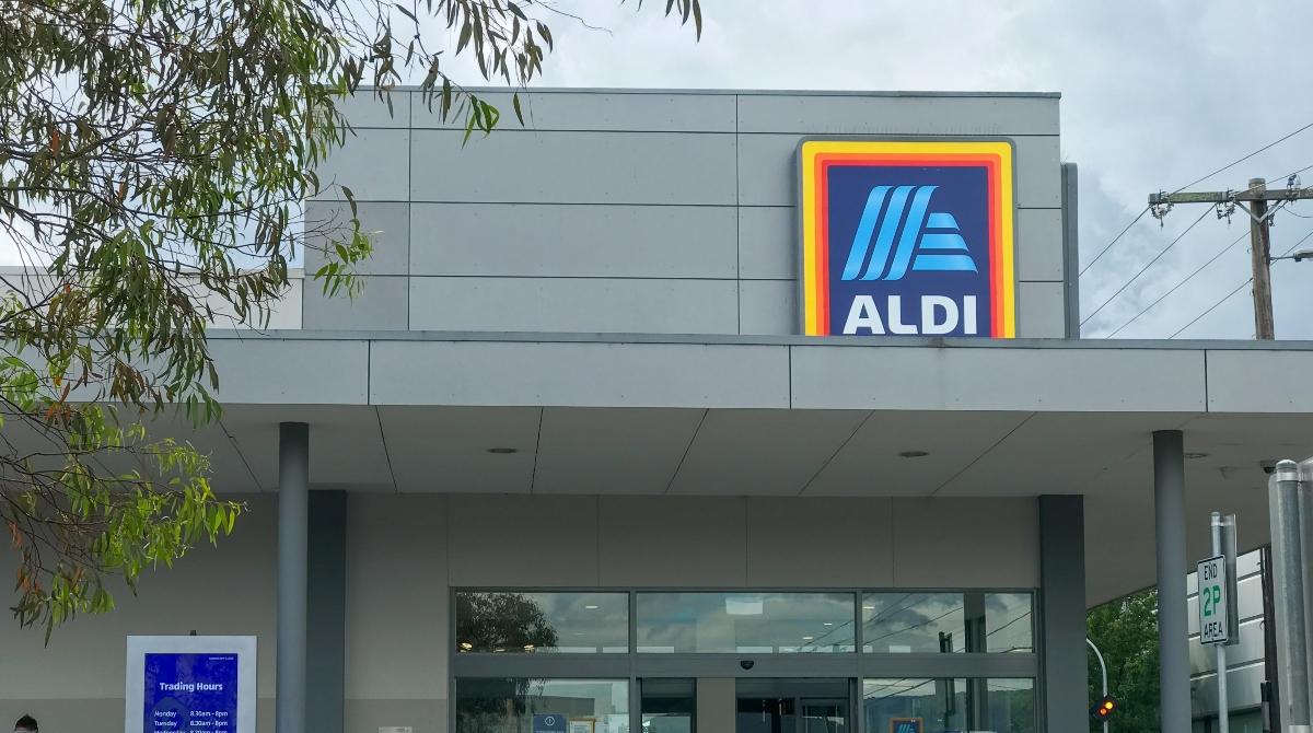 Are Stores Closed On New Year's Eve Or Day?