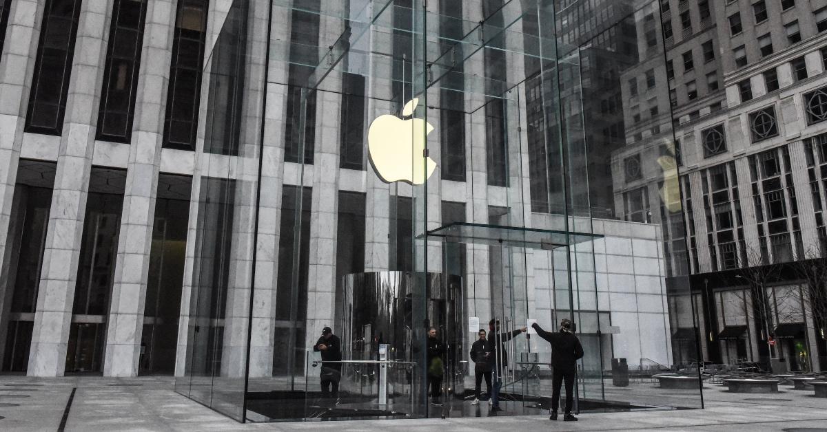 the flagship Apple store on Fifth Avenue 