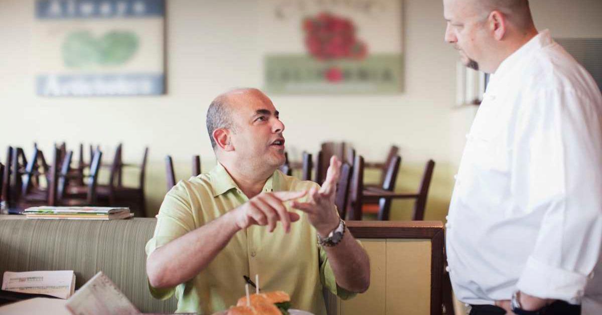 Chef Respect A rich customer 'disrespected' his waitress. Then, then chef came to ...