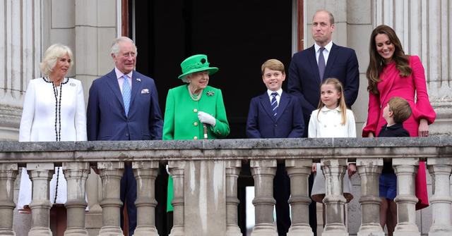 how-much-does-the-royal-family-bring-in-to-britain-s-economy