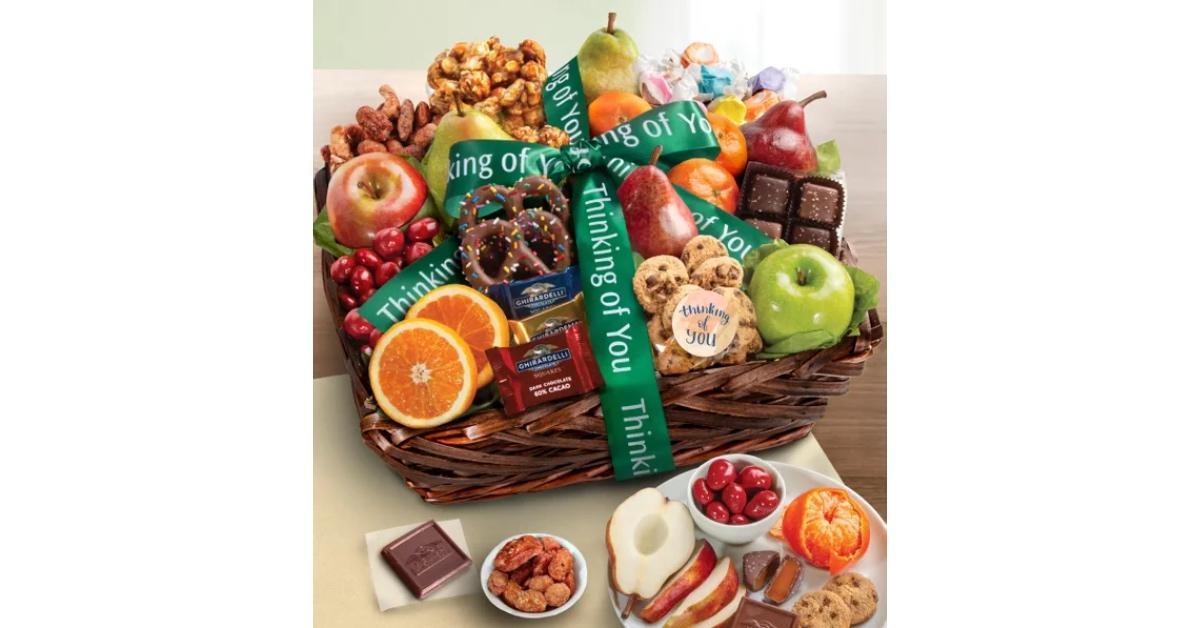 https://media.marketrealist.com/brand-img/k82BHTWl-/0x0/last-minute-gift-baskets-for-christmas-3-1671655562361.jpg