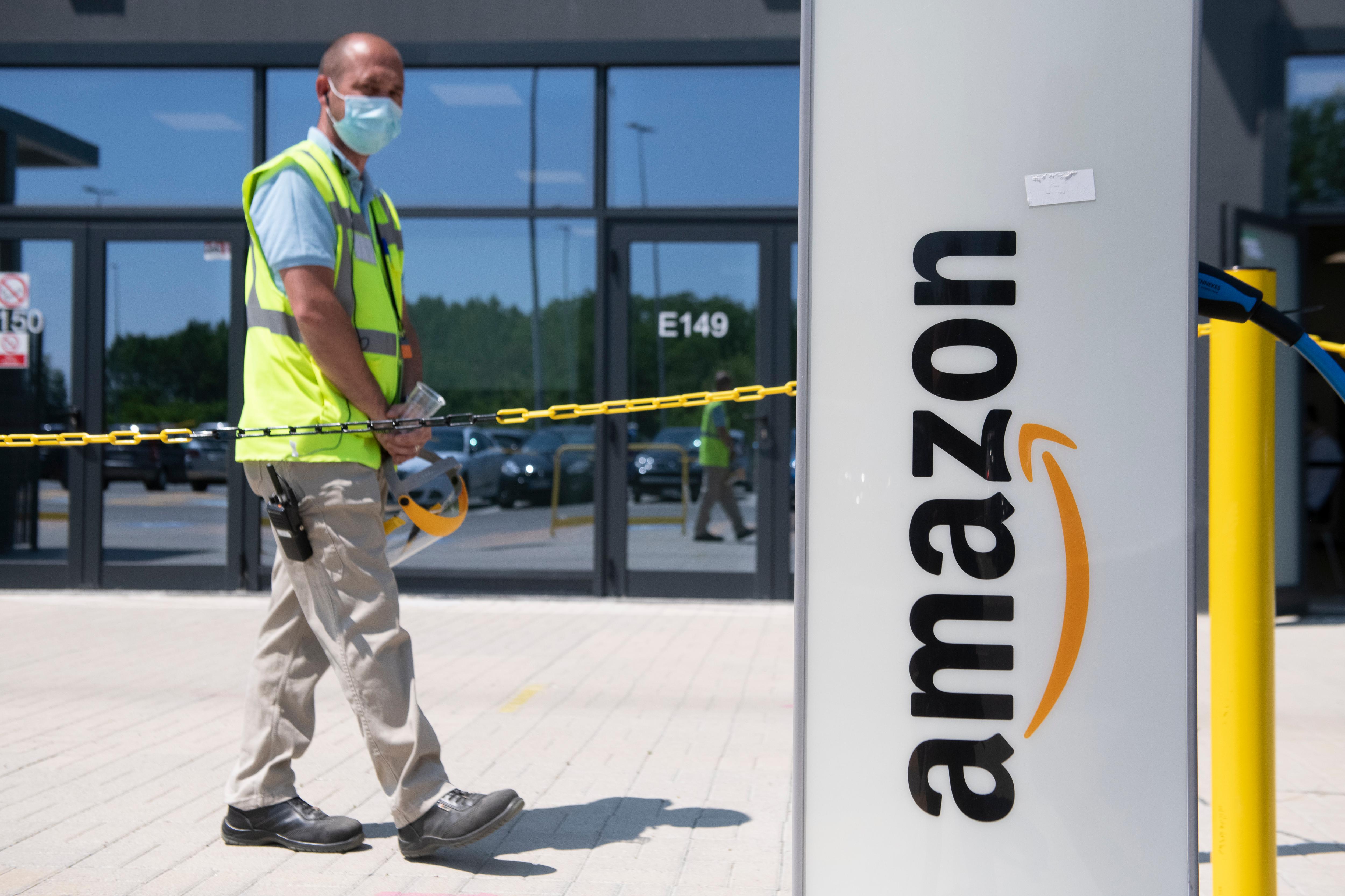 how-much-do-amazon-workers-get-paid-plans-to-hire-125-000-workers