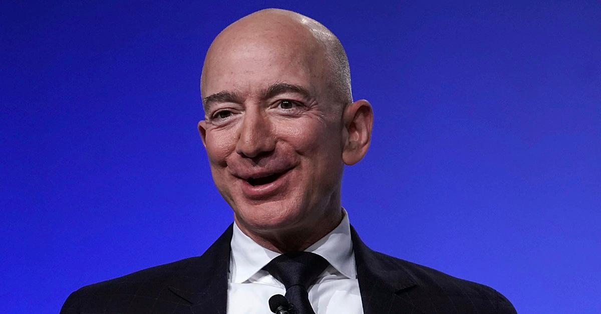 Jeff Bezos Bought a House With His Girlfriend