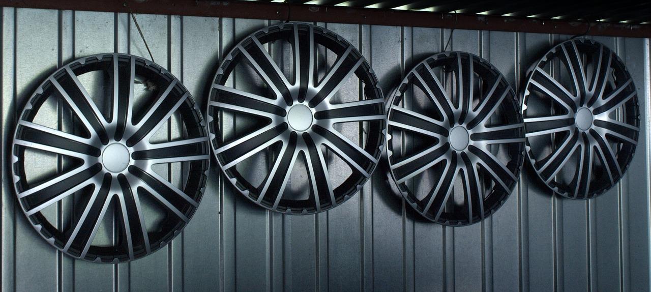 advance auto parts hubcaps