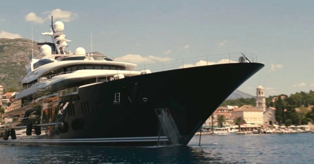 who owns mega yacht solandge