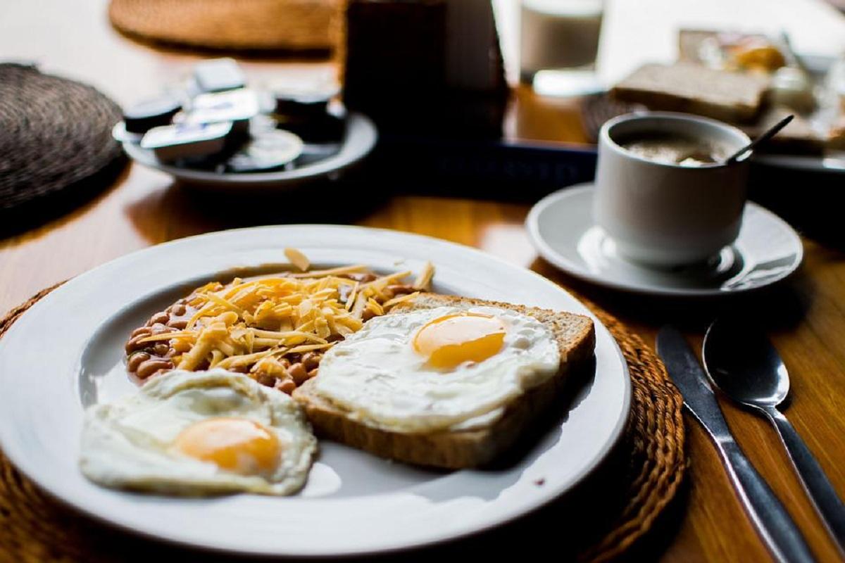 beans breakfast fried eggs