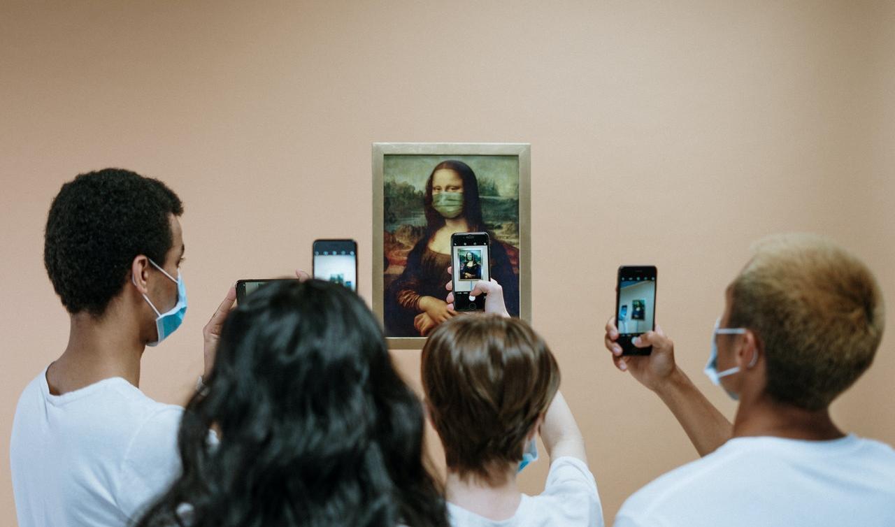 How Much Is the Mona Lisa Worth? Price Amid Cake Incident