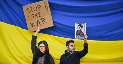 People protesting the Russia-Ukraine war