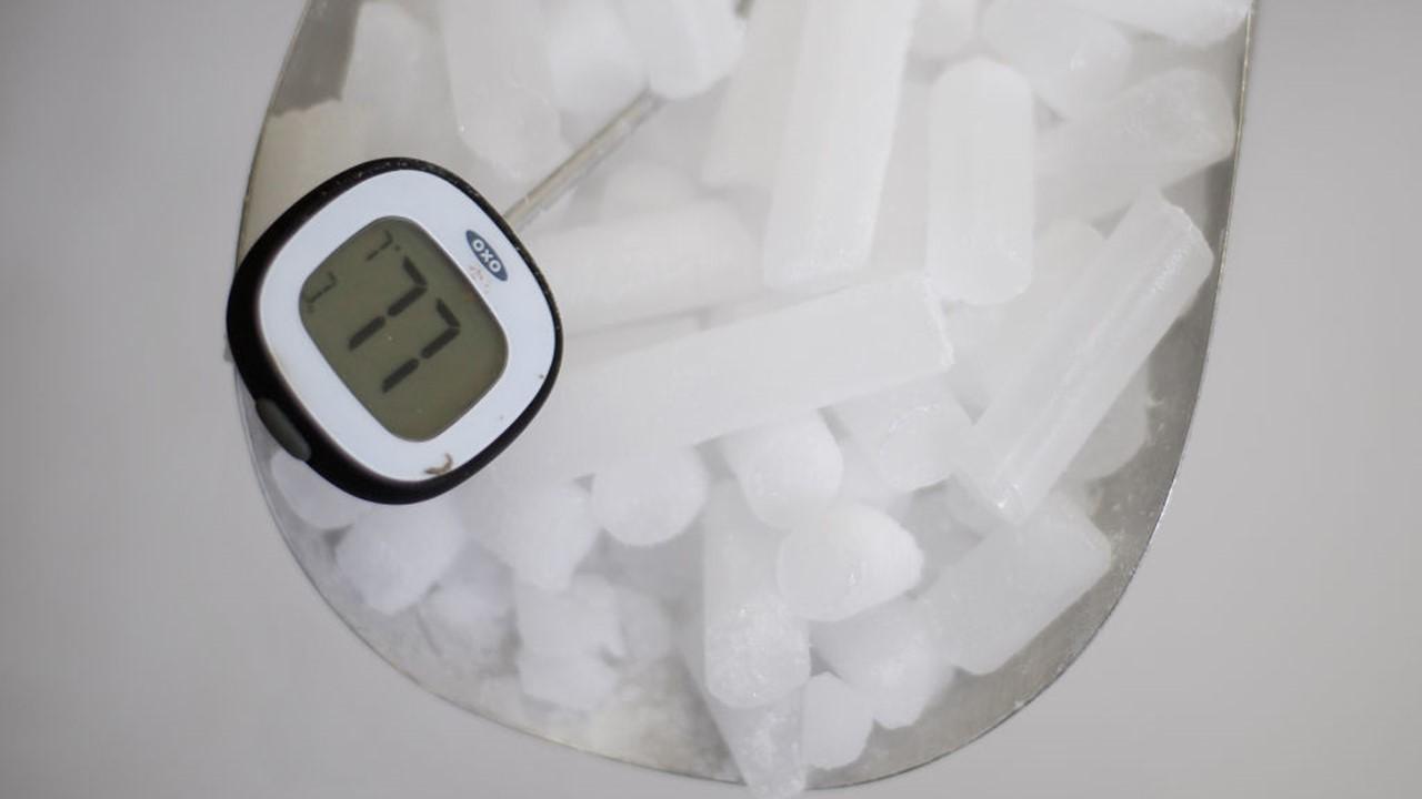 Is Air Products and Chemicals a Good Dry Ice Stock to Buy?