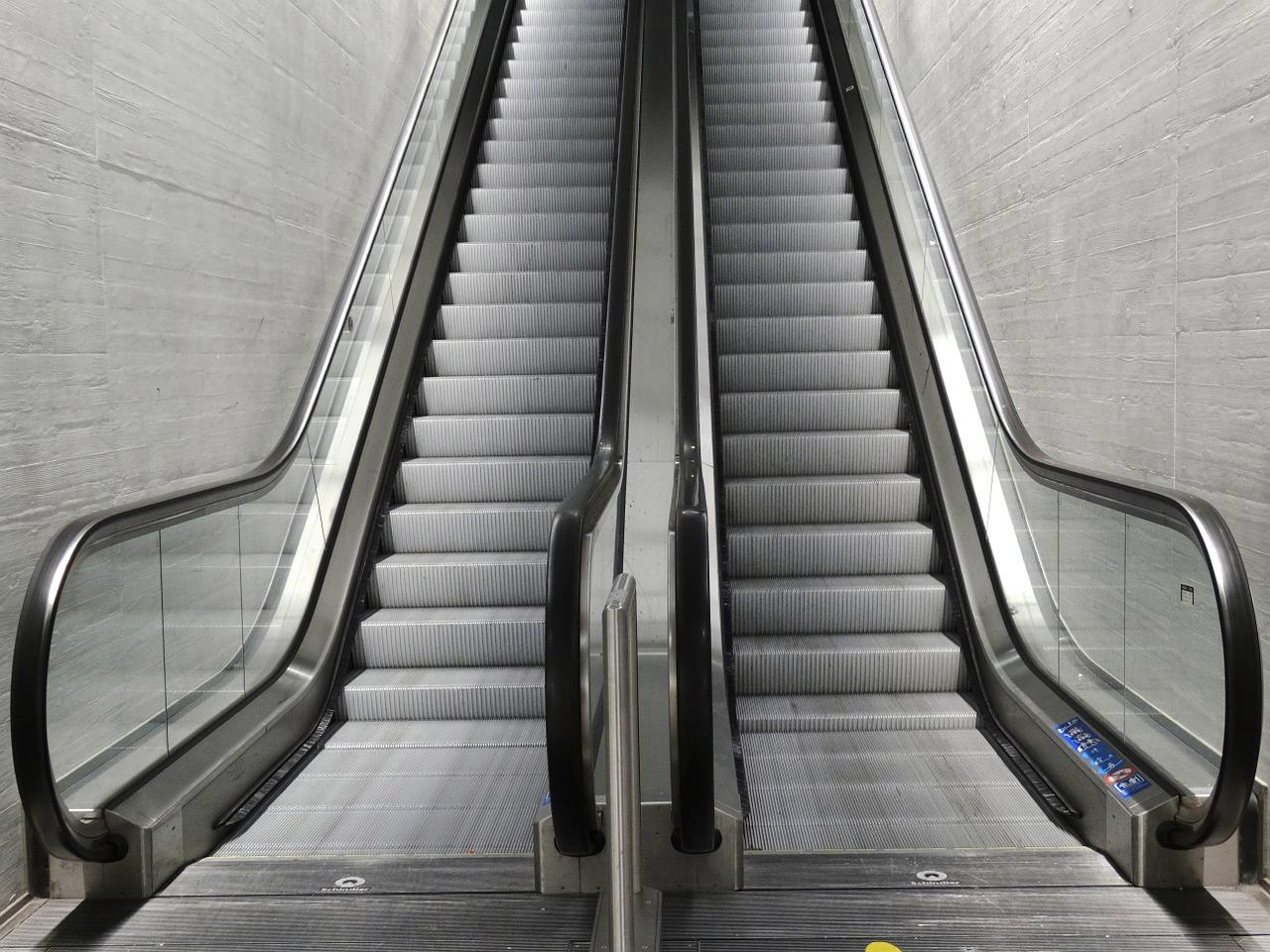 uploads///escalator _