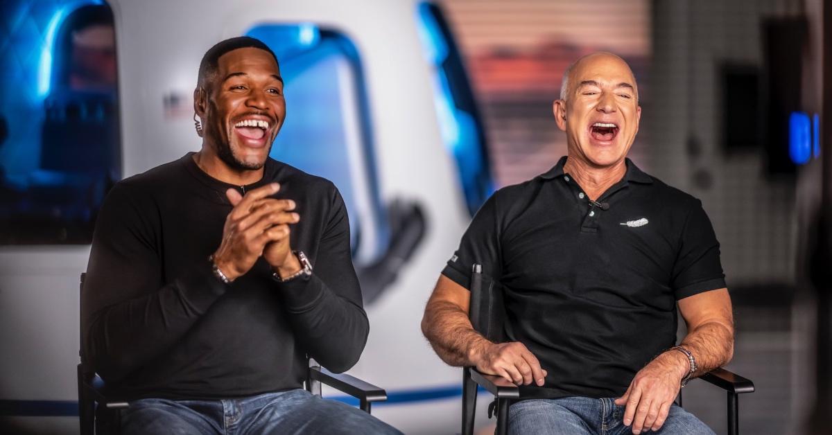 Michael Strahan gets hooked up to a machine that simulates labor