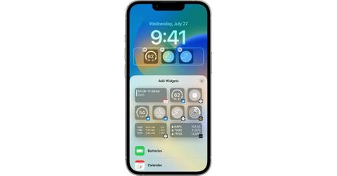 Apple iOS lock screen with widgets