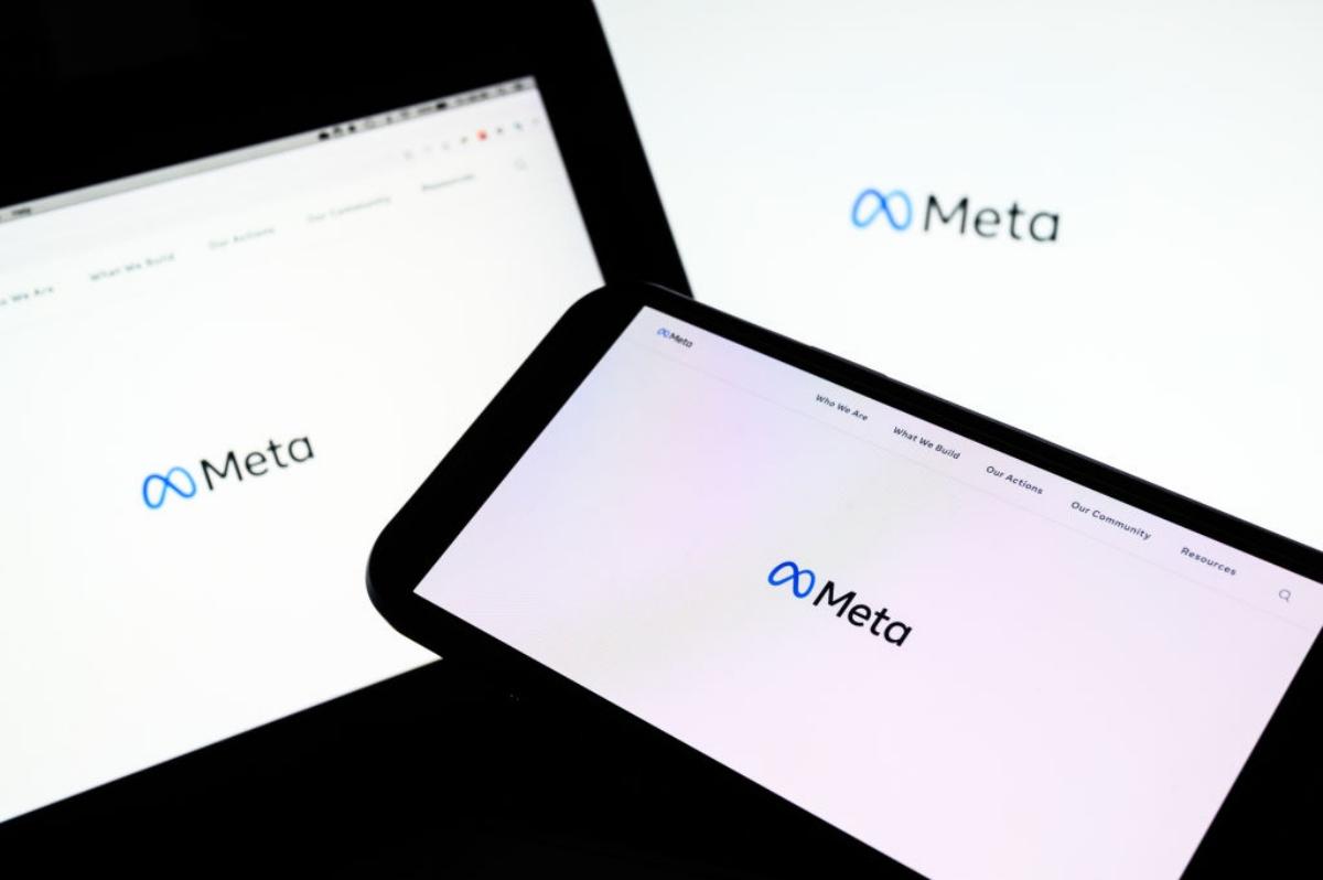 Meta logo on devices