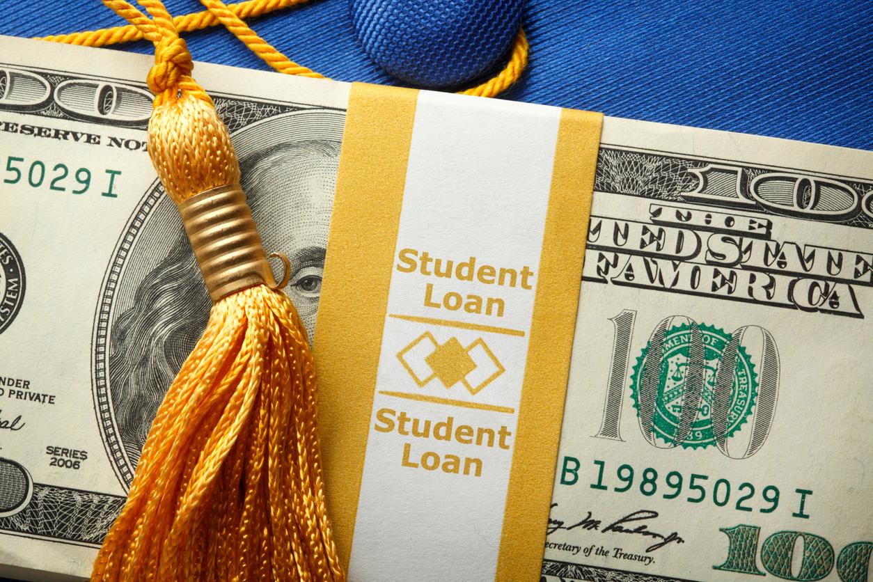 investing in stocks pay off student loans