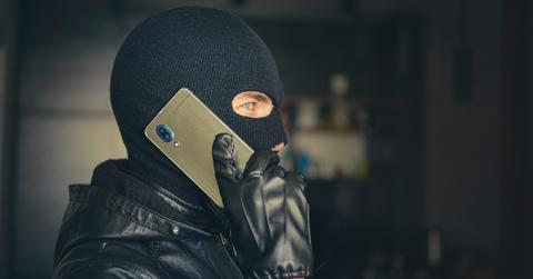 A scammer on the phone