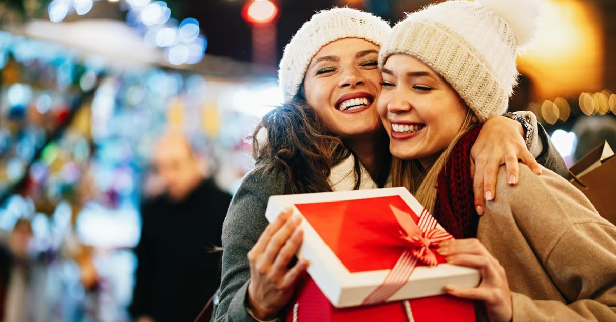 7 Holiday Gifts That Are Great for College Students TrendRadars