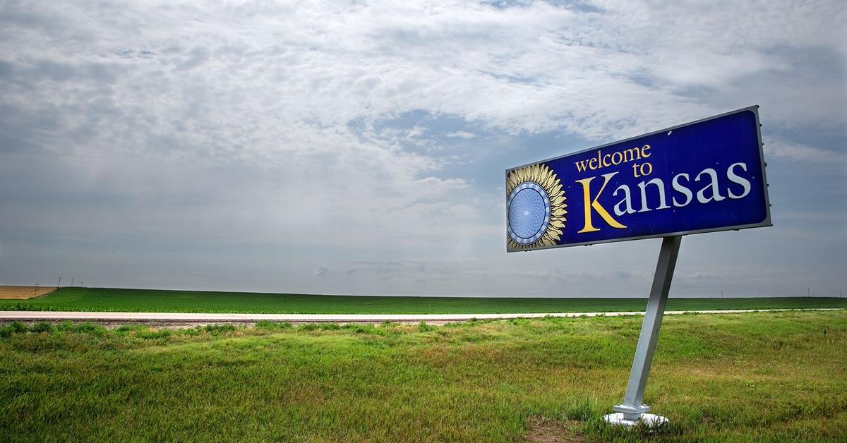 Free Land in Kansas Towns Luring New Residents by Giving Plots Away