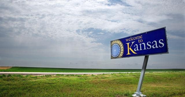 free-land-in-kansas-towns-luring-new-residents-by-giving-plots-away