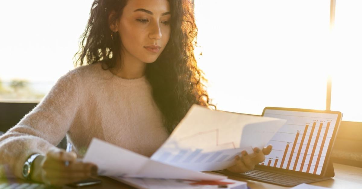 How Long Should I Hold a Stock? Certain Factors to Consider