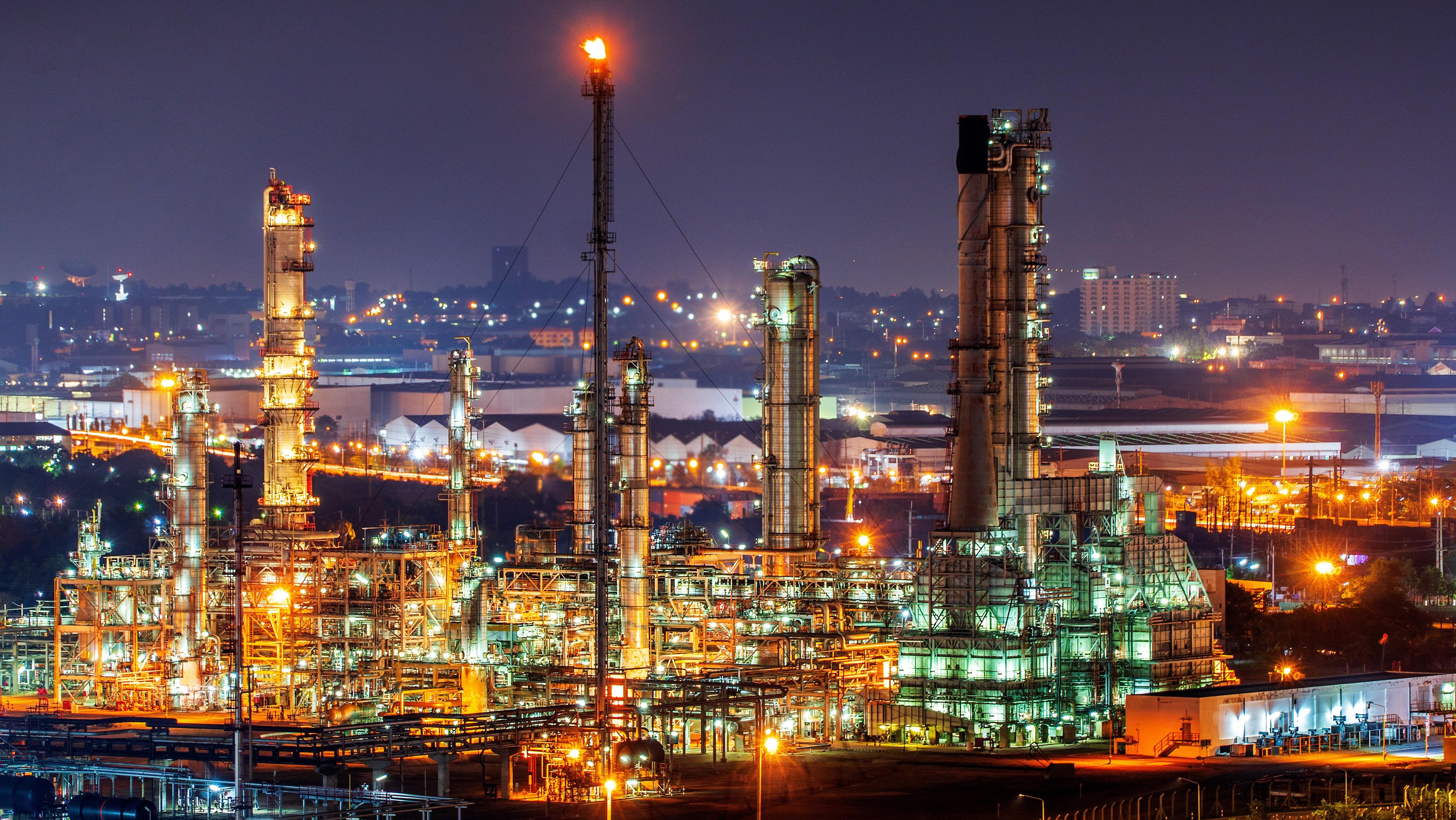 uploads///Refining stocks q