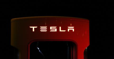 does tesla pay dividend