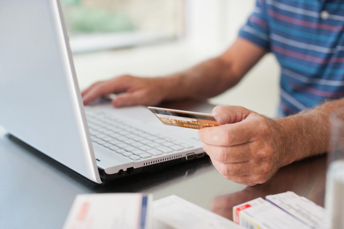 A person using a credit card