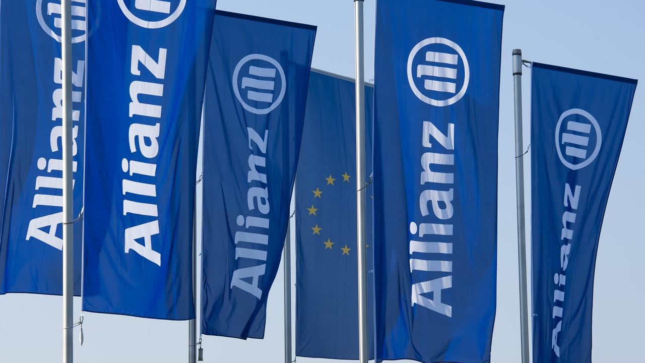 Allianz flags