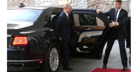 Vladimir Putin arriving to an event