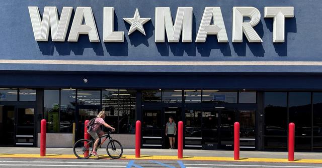 any walmart open 24 hours