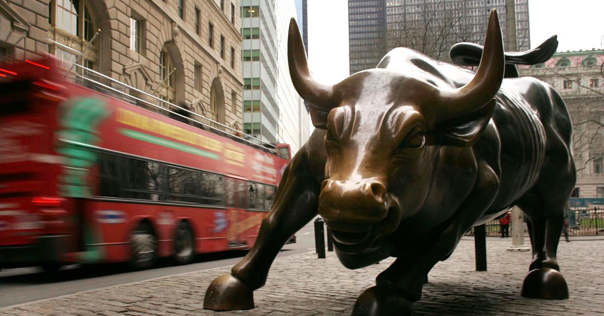 Bull sculpture on Wall Street