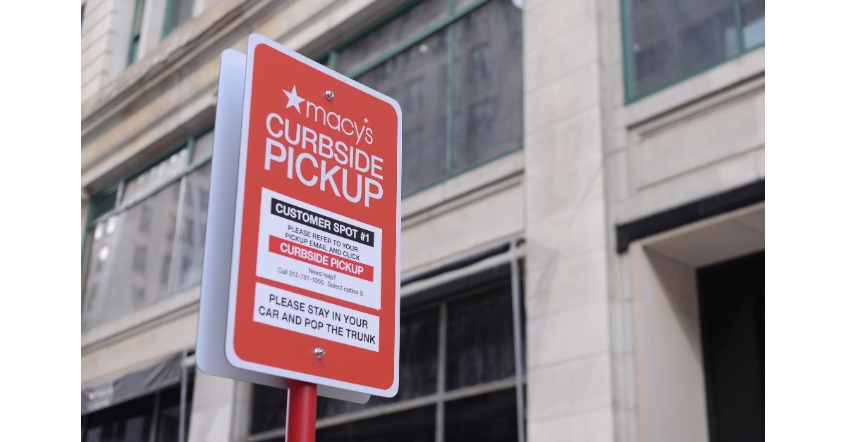 Macy's curbside pickup sign