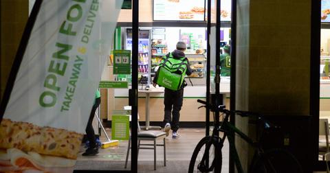 Service Charge vs. Tip: What to Know Before Dinning Out