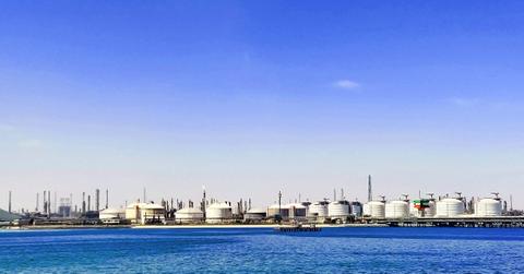 Oil storage tank crude oil