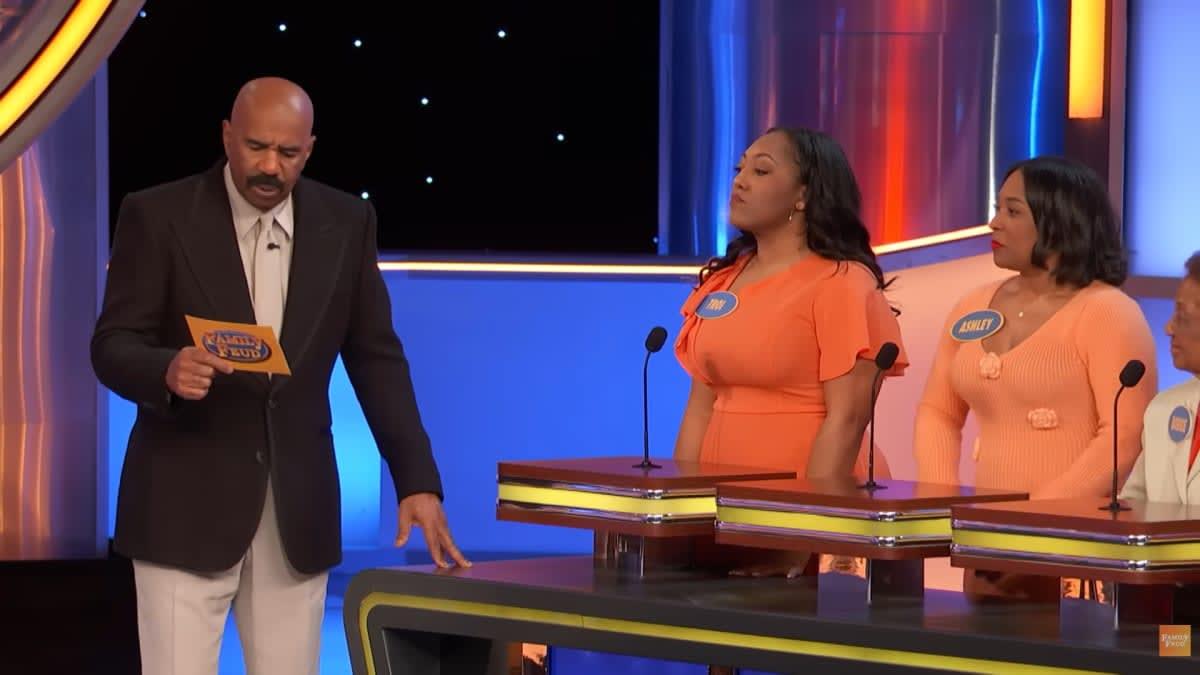 pn/dfed b e aac bedeea