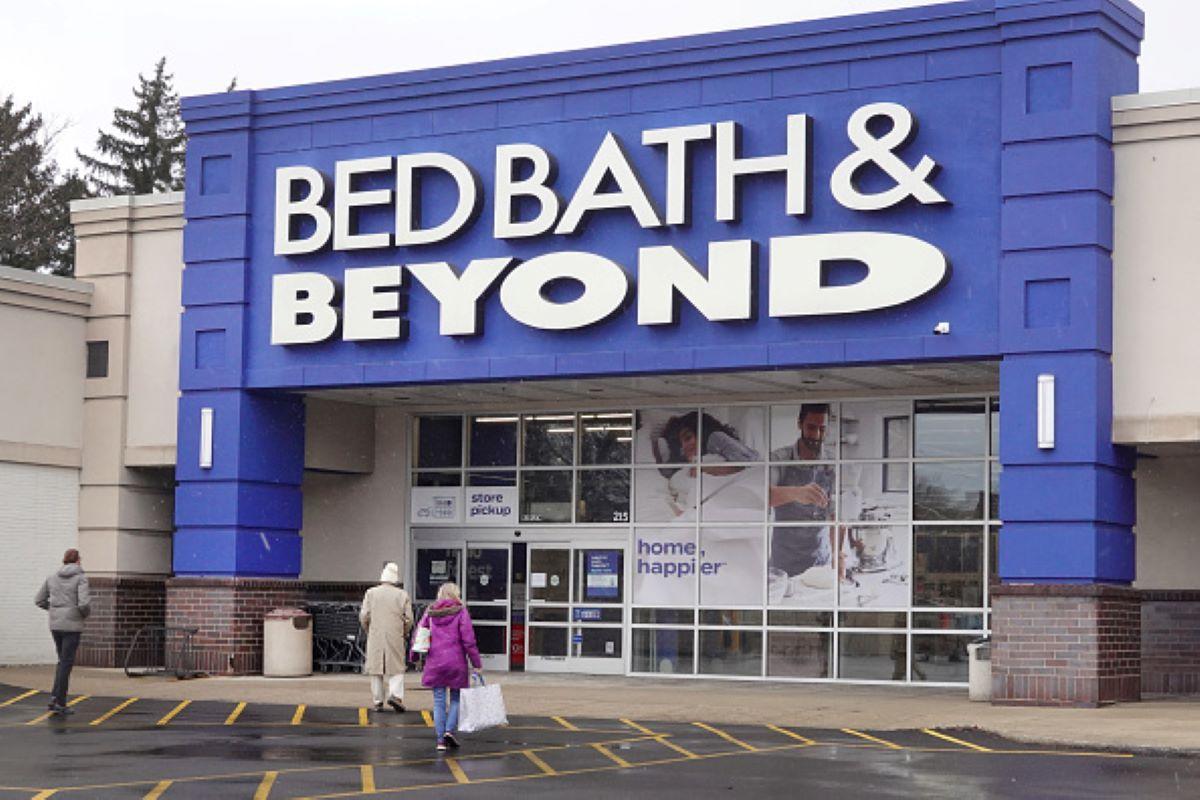 A Bed Bath & Beyond storefront