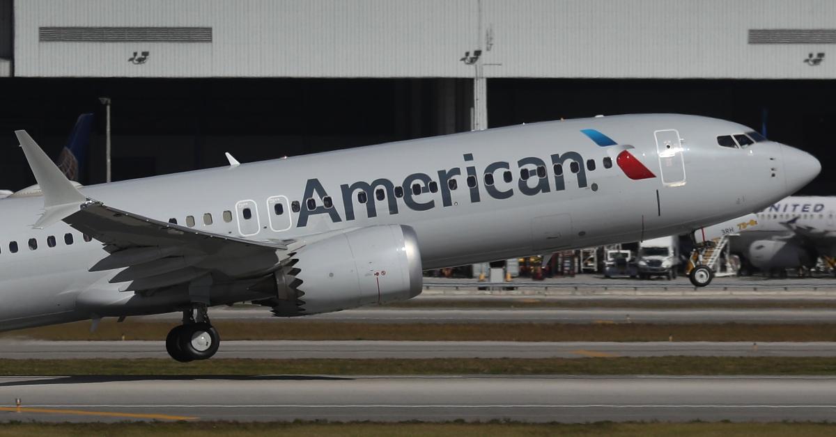 american airlines plane